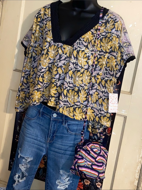 Free People Tops - LEILANI MUSTARD FLORAL CROP TOP NWT Free People Lavender Sleeve Black Crochet